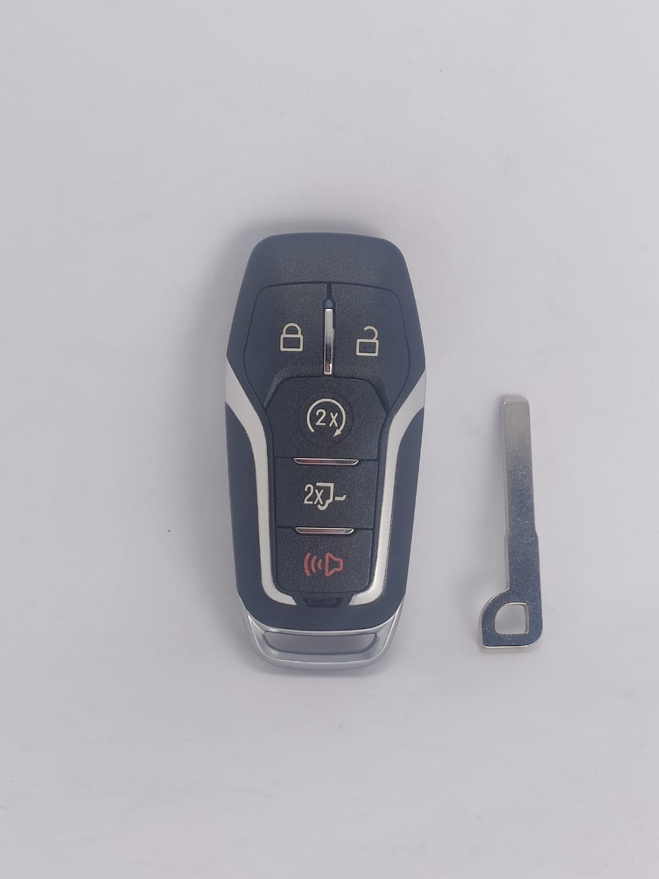 Capa Carcaça Oca Chave Presença For Fusion Titanium Se 2013 2014 2015 2016 2017 2018 5 botoes Com Lamina Capinha