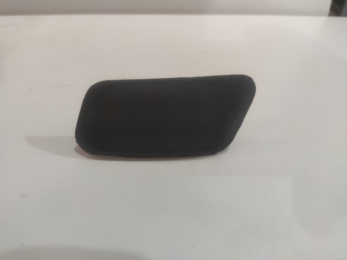 Tampa Esguicho Limpador Farol Esquerdo Lancer 2010 2011 2012 2013 2014 2015 Motorista Lavador Brucutu Moldura Acabamento