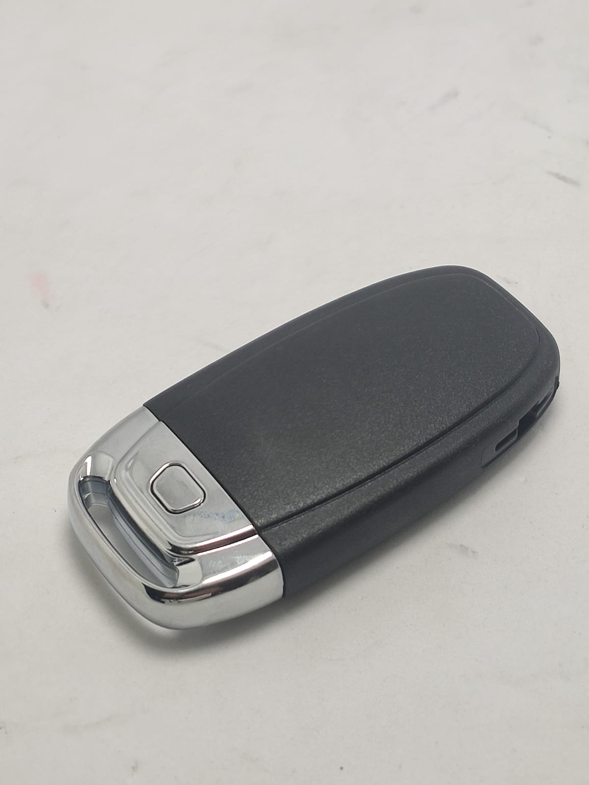 Chave de Ignição Aud A1 A3 A4 A5 A6 A7 Rs4 Rs5 Q3 Q5 Q7 S4 S5 S6 2009 2010 2011 2012 2013 2014 2015 2016 433 mhz Compl