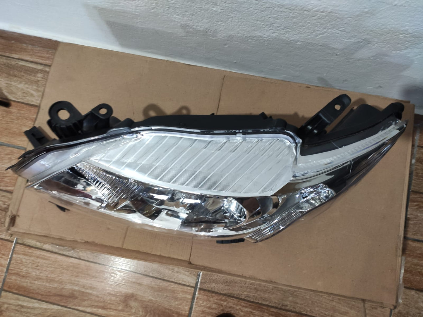 Farol Dianteiro Esquerdo Corolla 2009 2010 2011 Original Mot